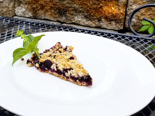 A plate of Blueberry Crumble